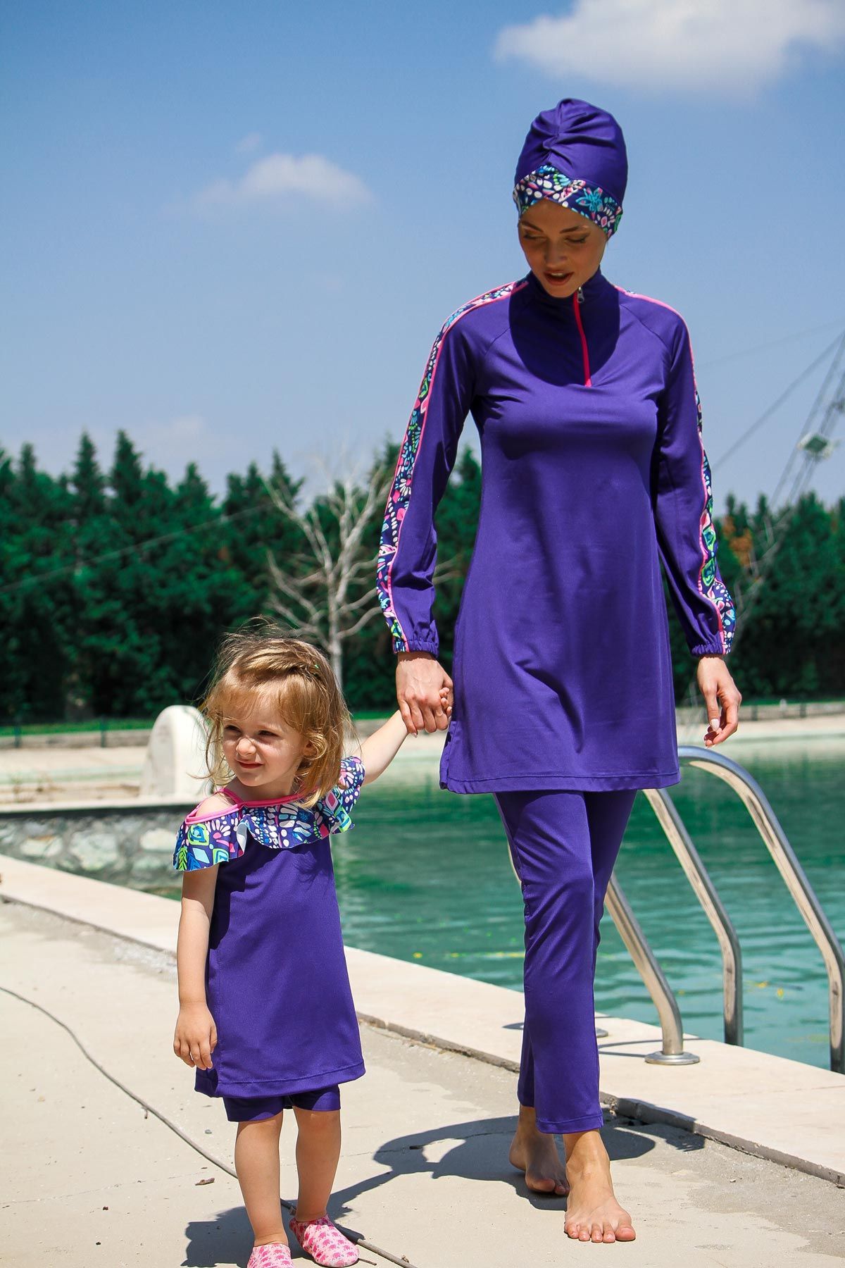 ملابس سباحة محتشمة بوركيني من الليكرا باللون الأزرق البحري M2228