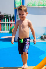 شورت منسوج باللون الأزرق الداكن للأولاد B2202