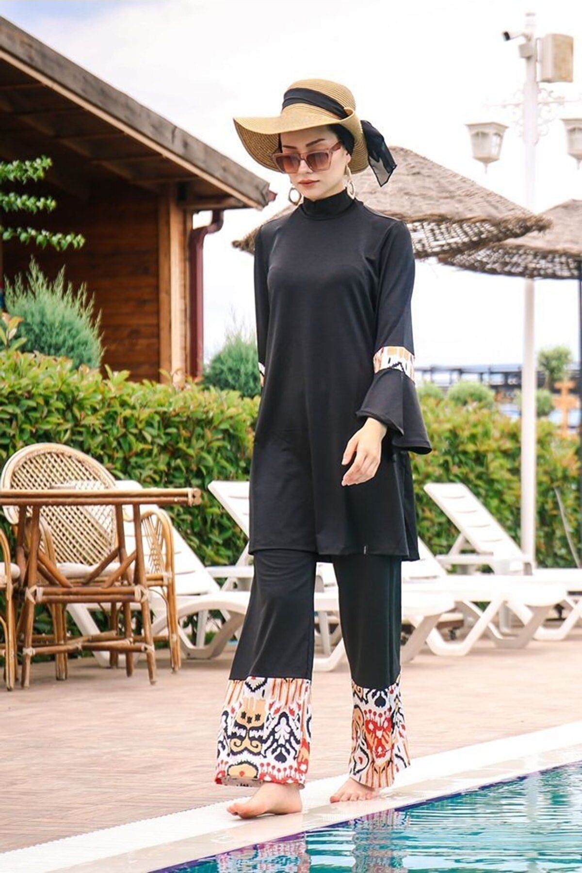 ملابس سباحة محتشمة بوركيني من الليكرا باللون الأسود 1961