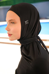 وشاح أسود مربوط بغطاء رأس B2396