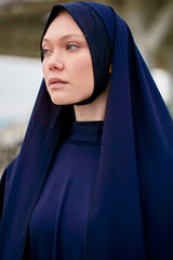 قبعة شال عملية منسوجة باللون الأزرق البحري B2404