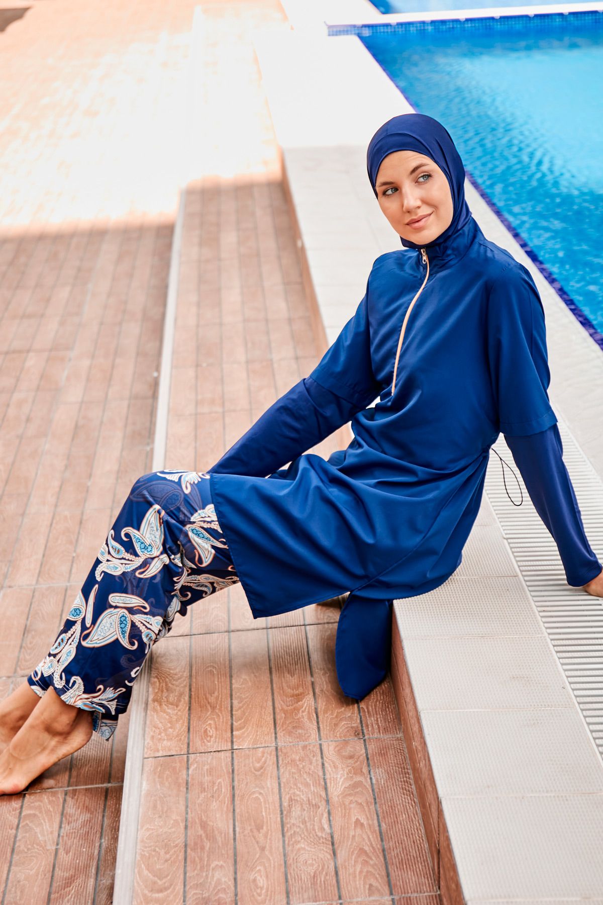 ملابس سباحة محتشمة بوركيني منسوجة باللون الأسود M2260