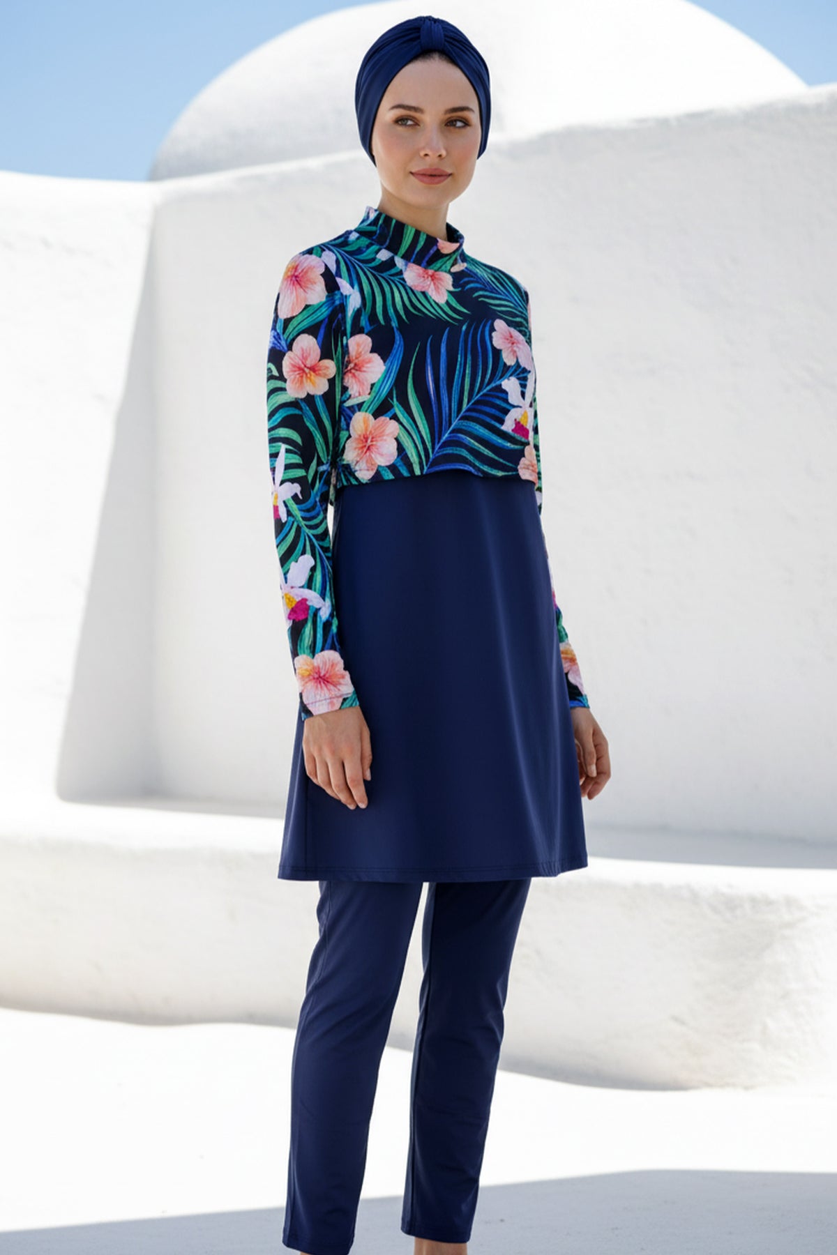 طقم ملابس سباحة محتشمة من الليكرا الزهرية باللون الأزرق الداكن، يغطي الجسم بالكامل - 4 قطع، موديل 1971