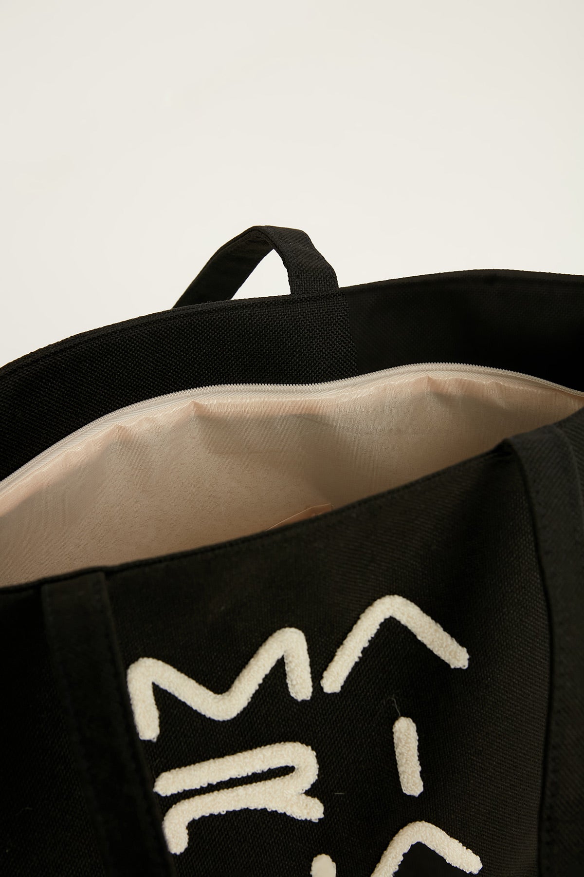 Large Black Beach Bag with Zipper CA2501-1