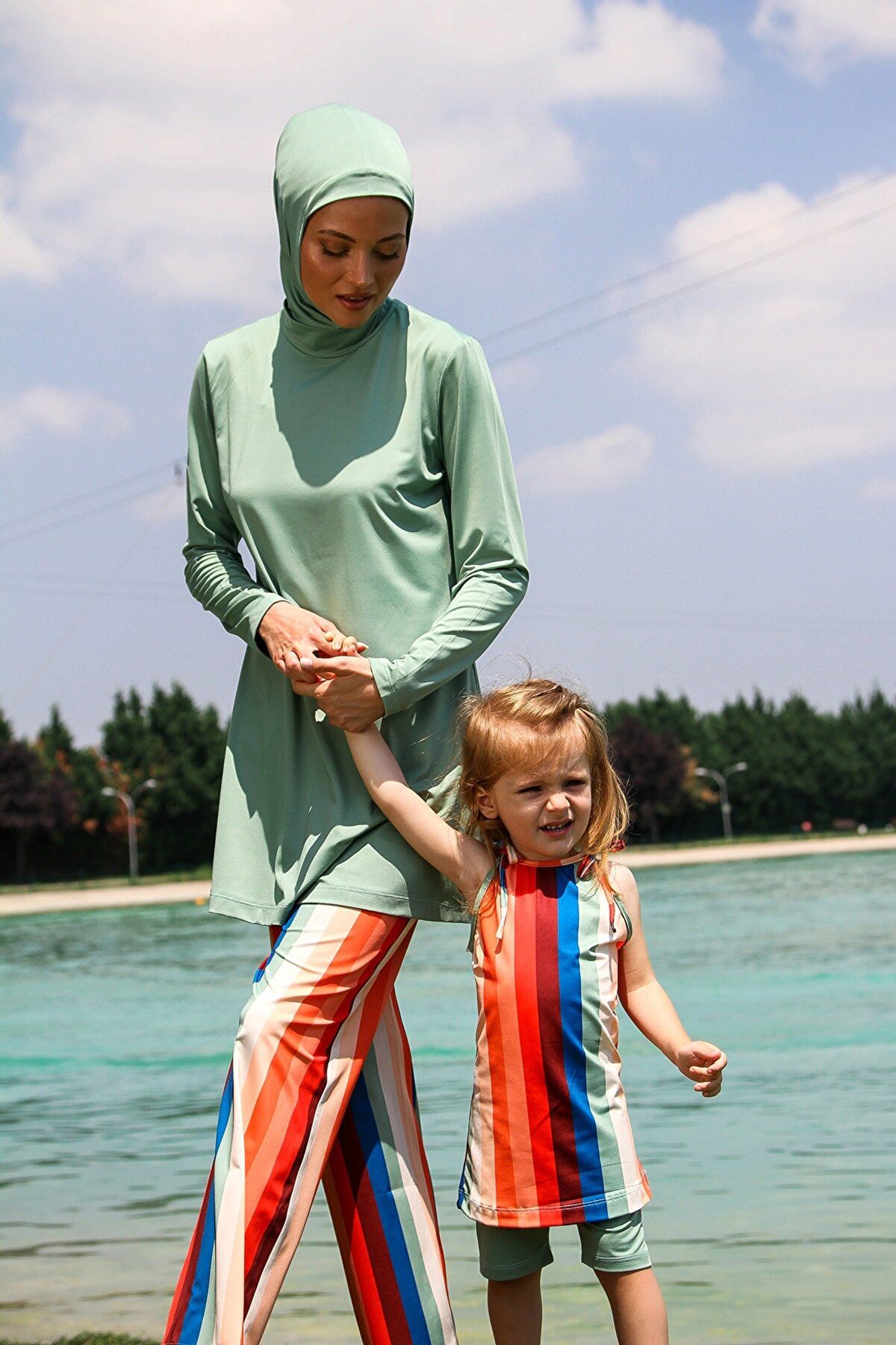 ملابس سباحة للأطفال باللون الأخضر من الليكرا K2210