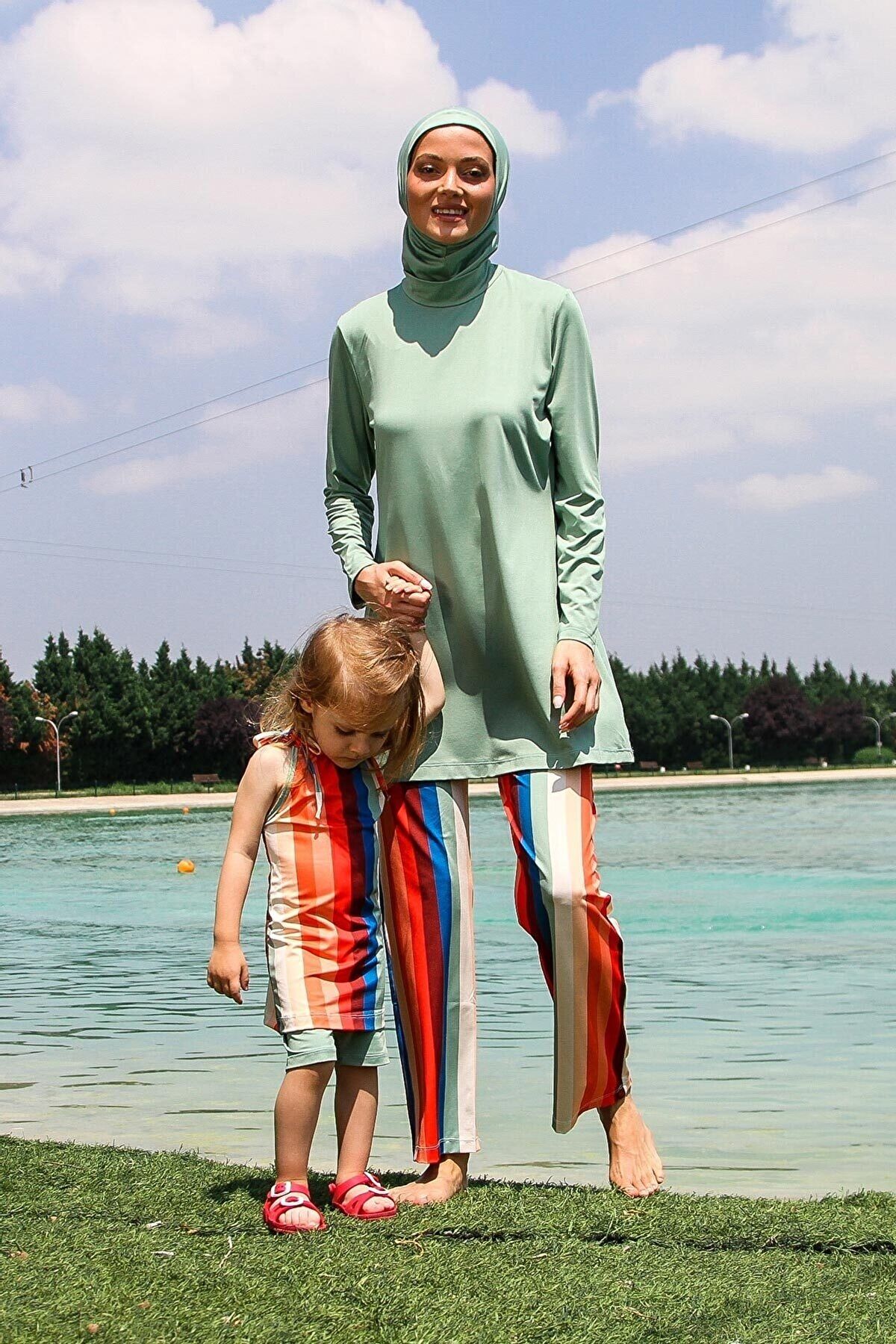 ملابس سباحة للأطفال باللون الأخضر من الليكرا K2210 صورة ثانوية