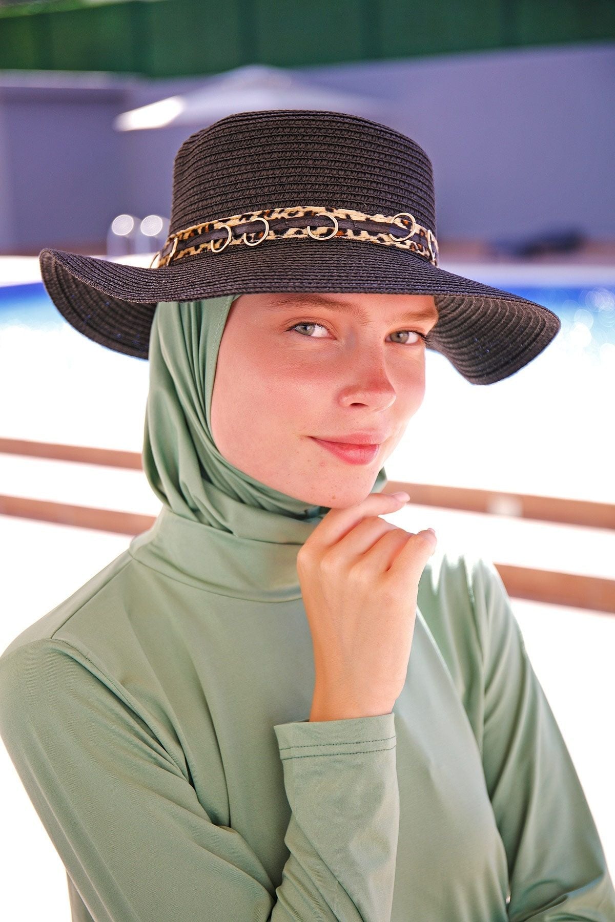 هالكا شيريتلي سياه سابكا 143903 الصورة الرئيسية