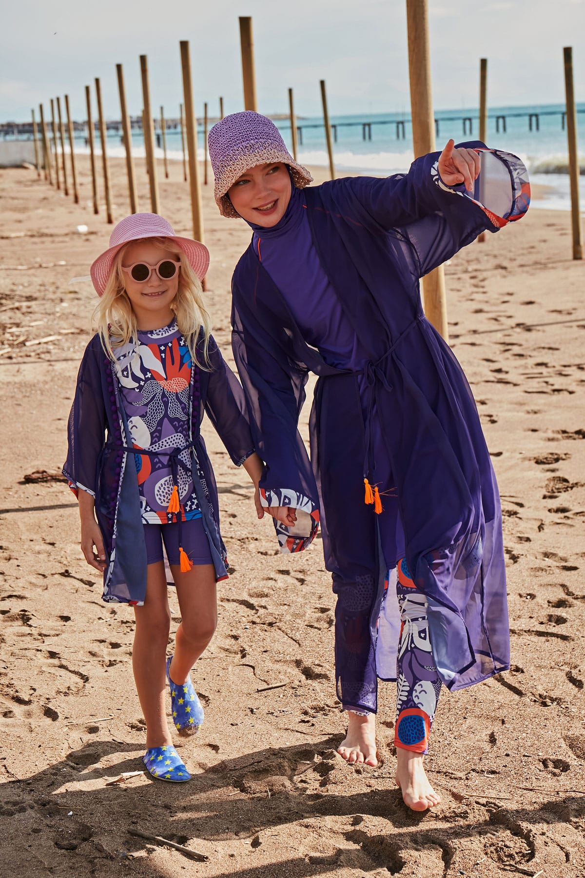 ملابس سباحة مارينا ليكرا محتشمة للبنات - ألوان زاهية/أزرق داكن - K2407