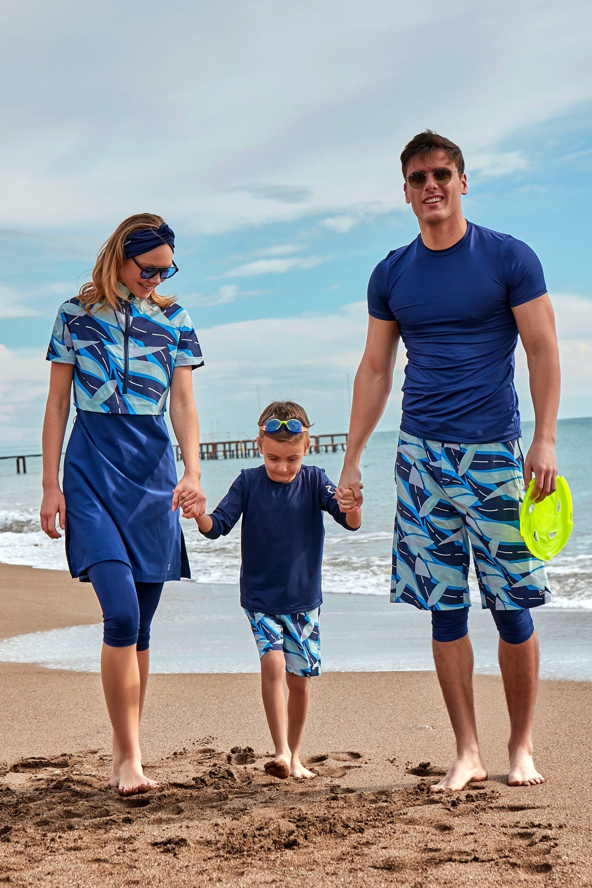 شورت رجالي باللون البحري S2410