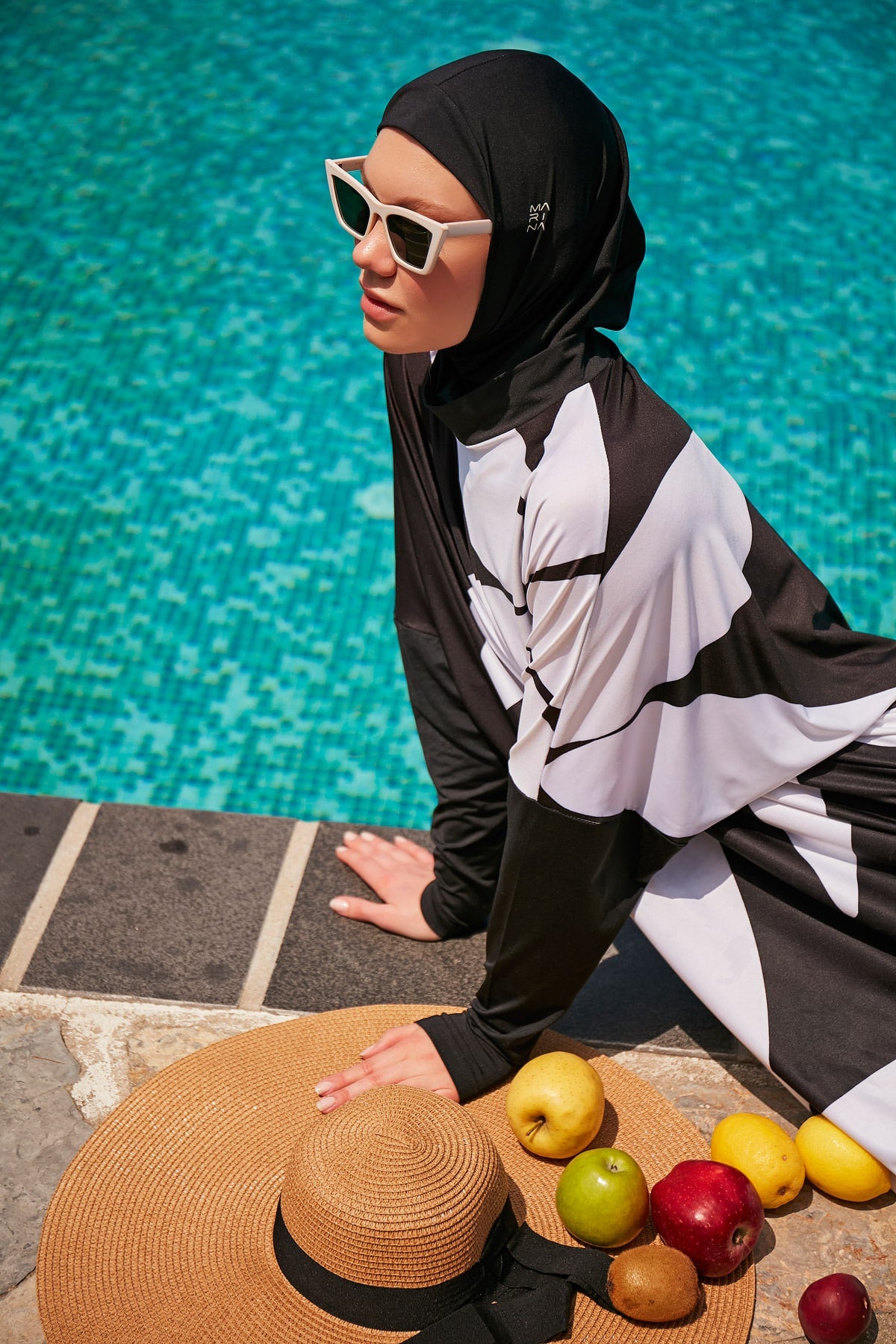 Black and White Full-Coverage Modest Swimwear Burkini - M2309 Main image