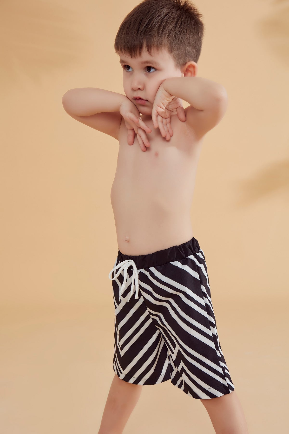 Black Striped Boys Swim Shorts - B2361 صورة ثانوية
