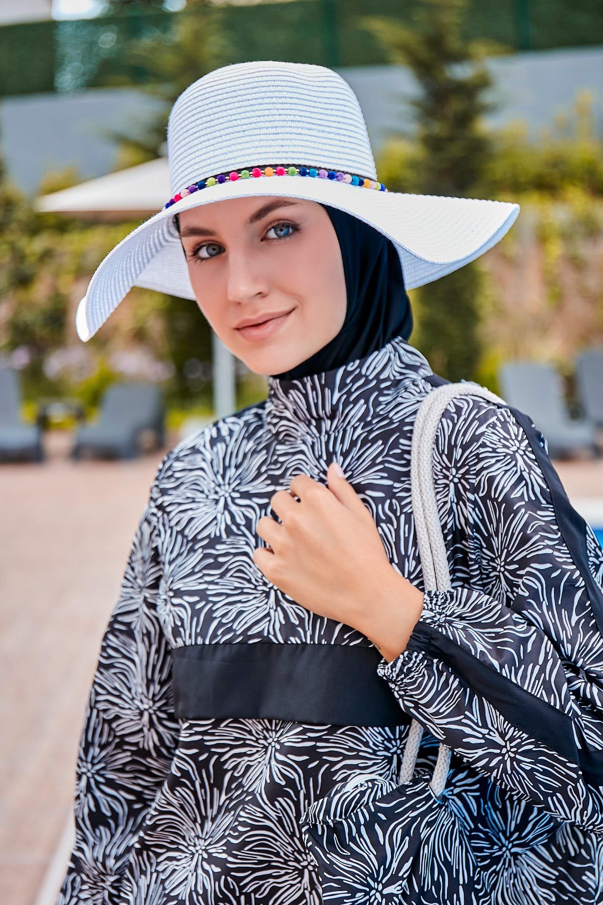 Ponpon Şeritli Geniş Hasır Beyaz Şapka 1423216 Main image