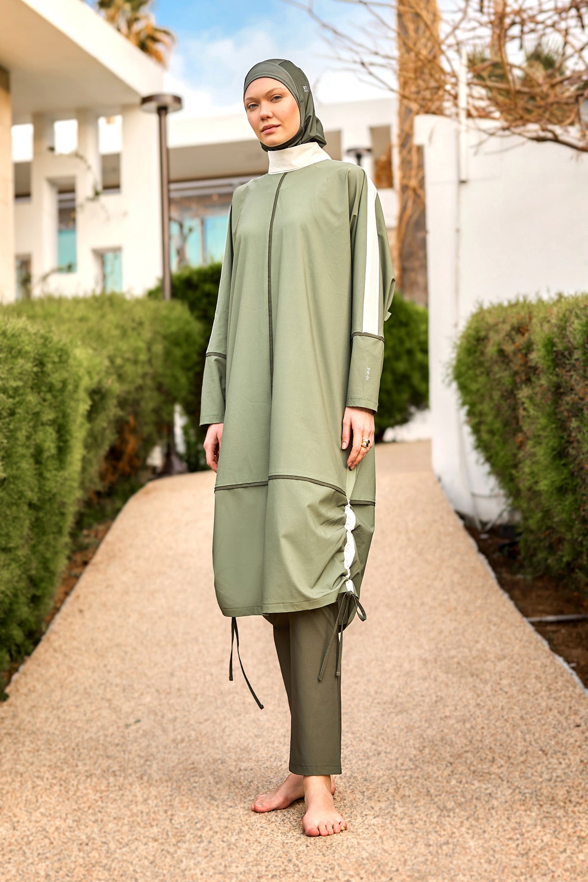 طقم بوركيني إسلامي بلون الكاكي، محتشم، يغطي الجسم بالكامل | M2521-1 