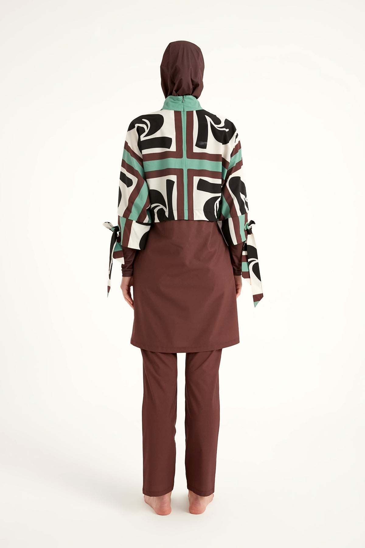 بوركيني أسود أنيق - طقم ملابس سباحة إسلامية تغطي الجسم بالكامل M2519 