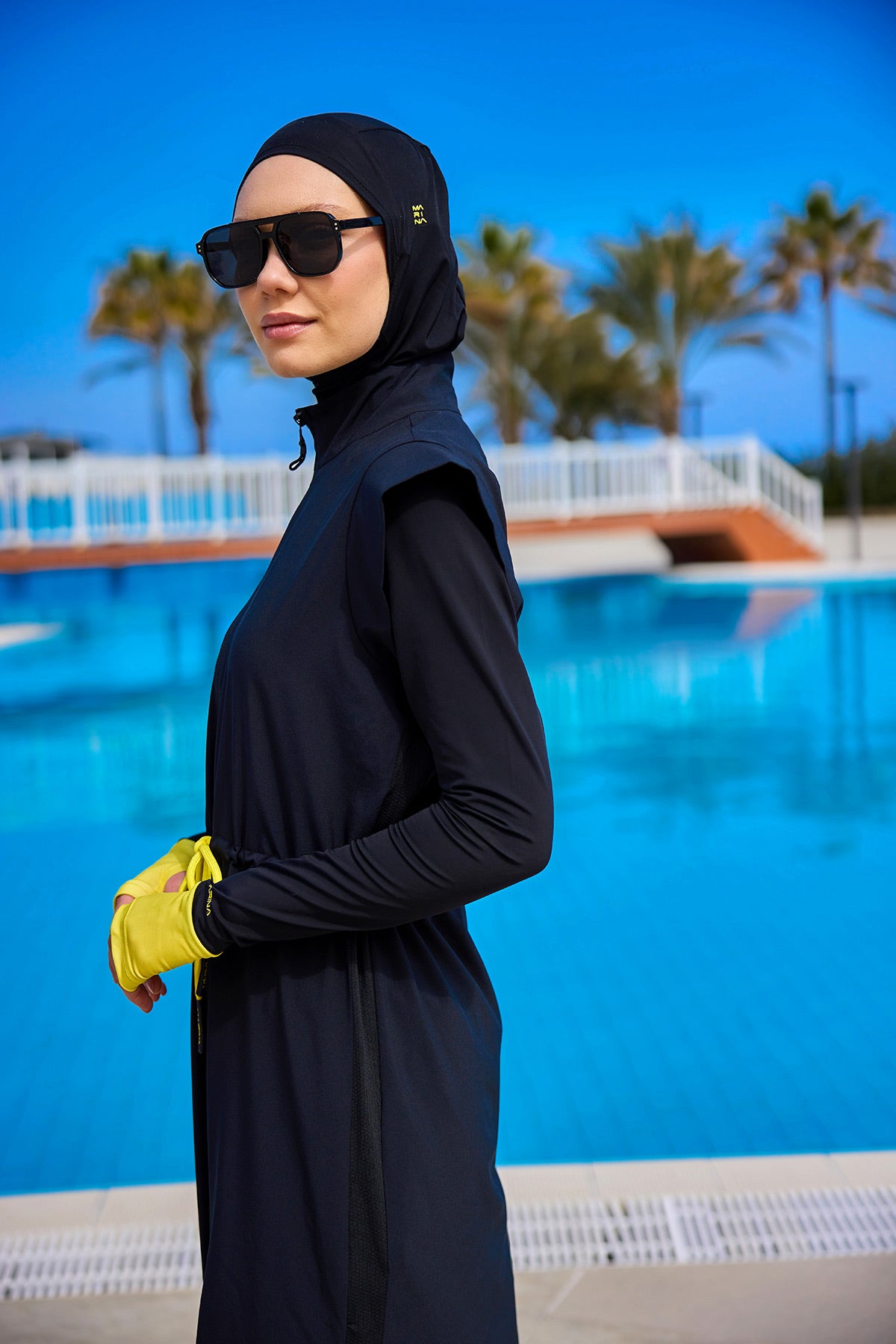 طقم مايوه بوركيني إسلامي كامل التغطية من مارينا باللون الأسود M2501-1 
