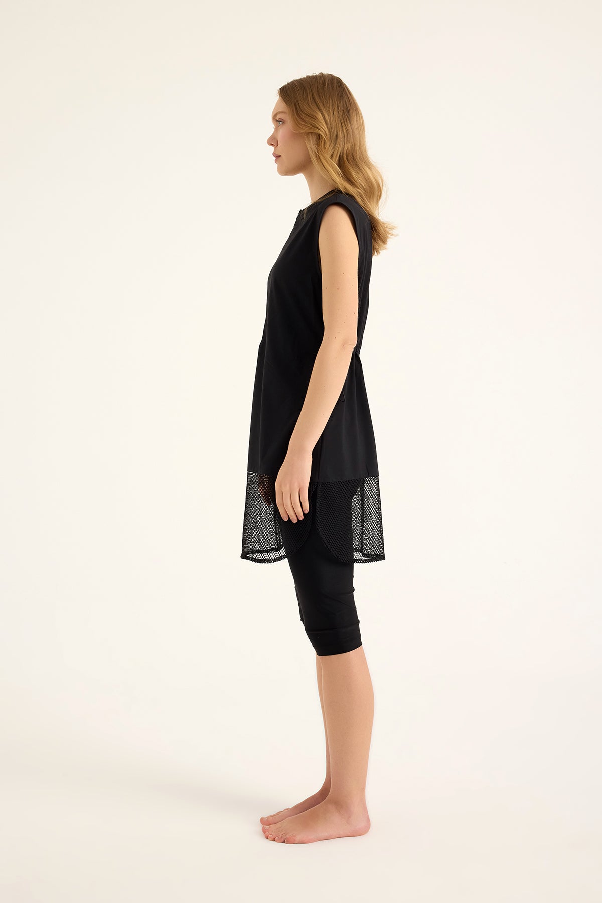 مايوه مارينا الأسود شبه المغطى والمحتشم - H2507-1 