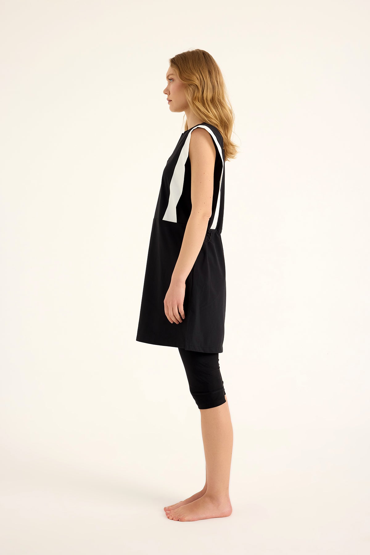 مايوه مارينا الأسود المحتشم بنصف تغطية - H2511 