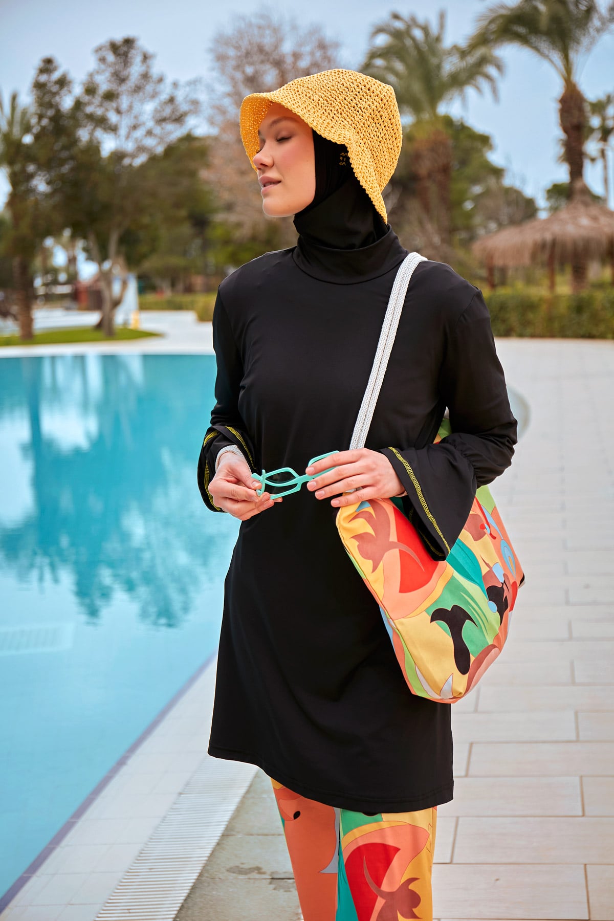 ملابس سباحة محتشمة بوركيني من الليكرا باللون الأسود M2473