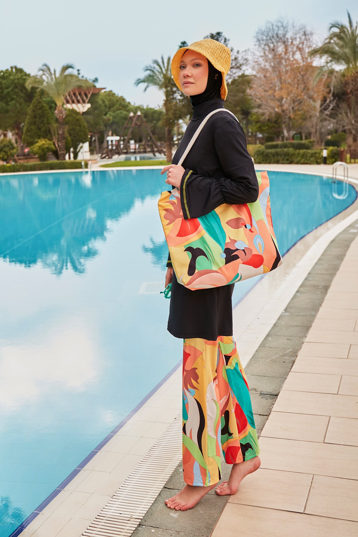 ملابس سباحة محتشمة بوركيني من الليكرا باللون الأسود M2473