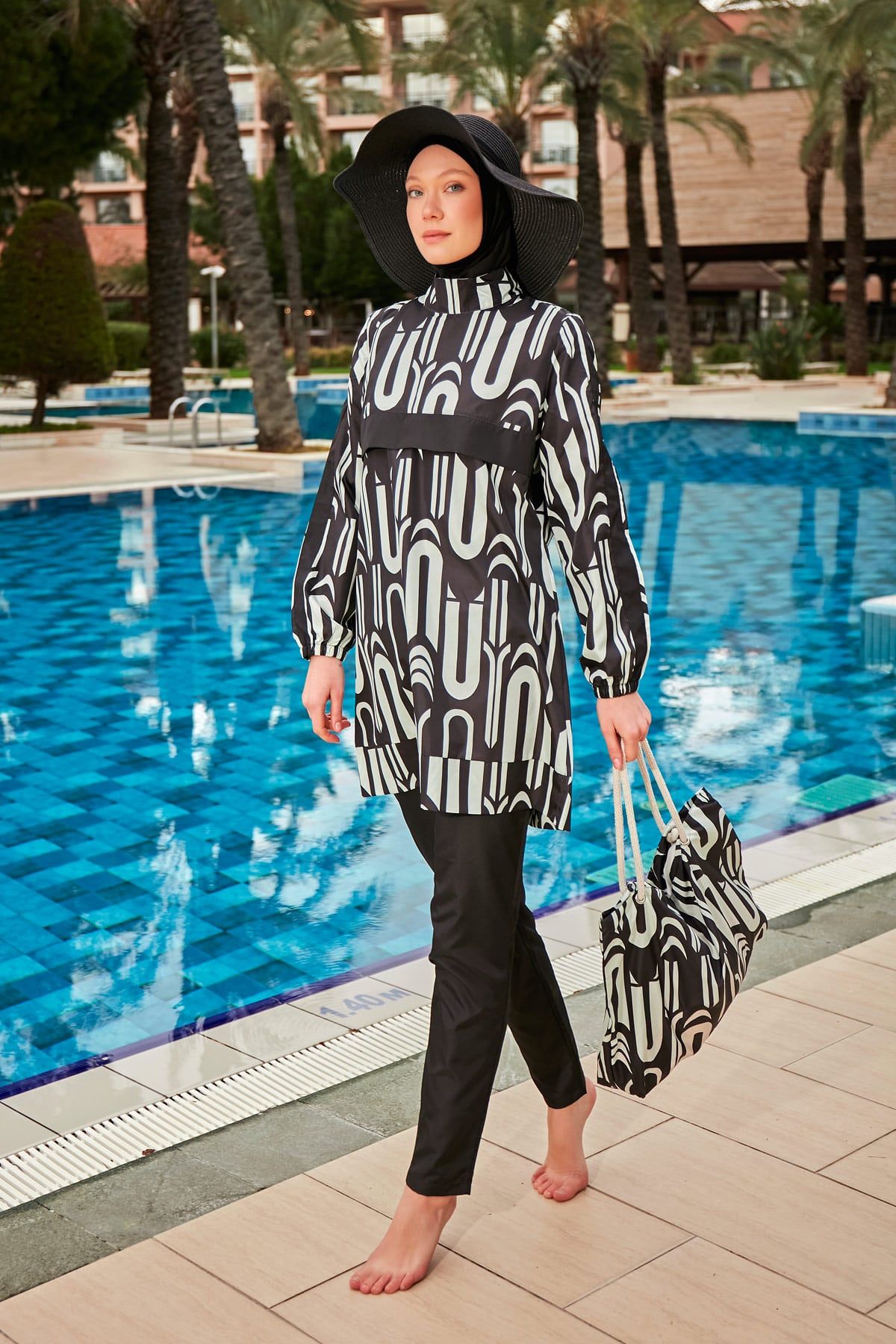 ملابس سباحة بوركيني ملونة ومحتشمة R2412