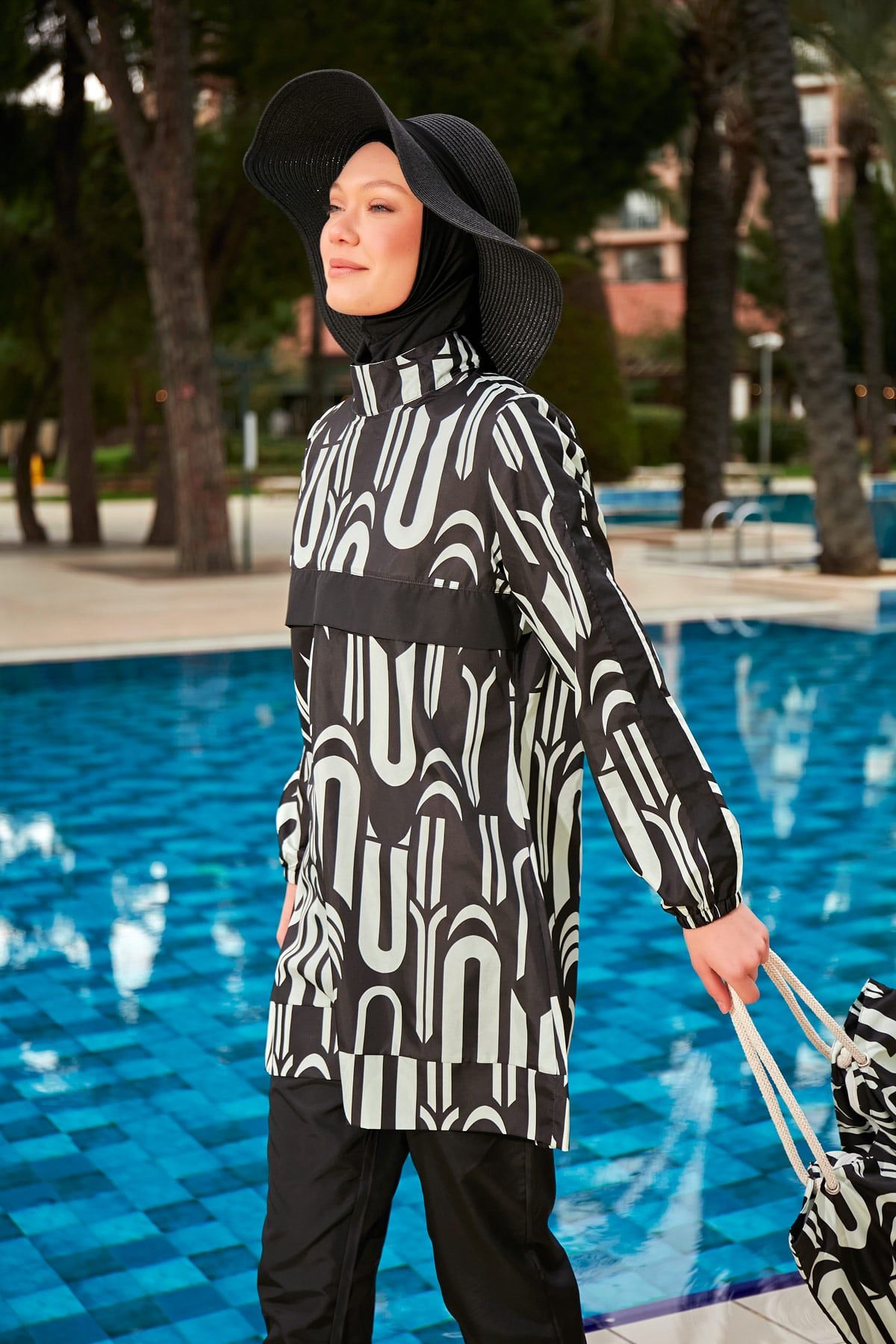 ملابس سباحة بوركيني ملونة ومحتشمة R2412