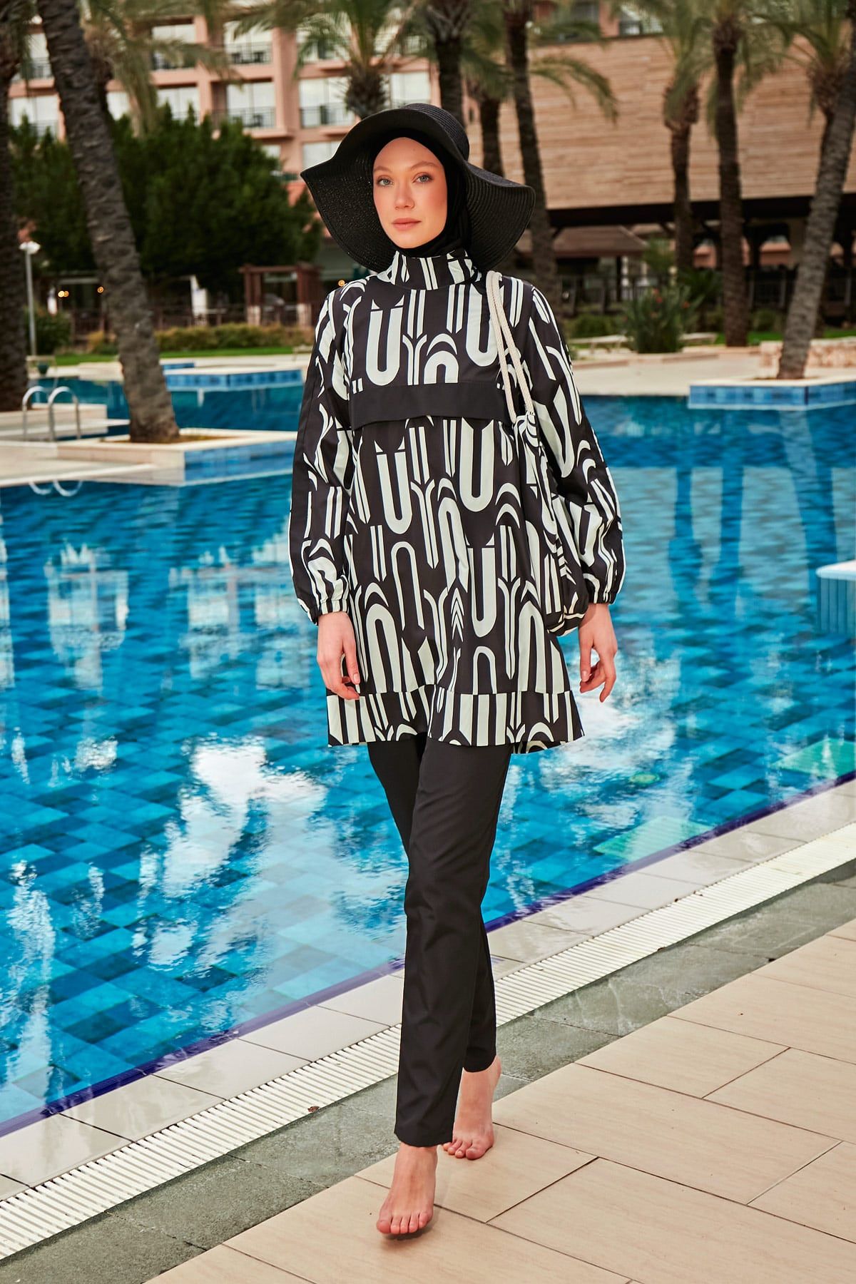 ملابس سباحة بوركيني ملونة ومحتشمة R2412