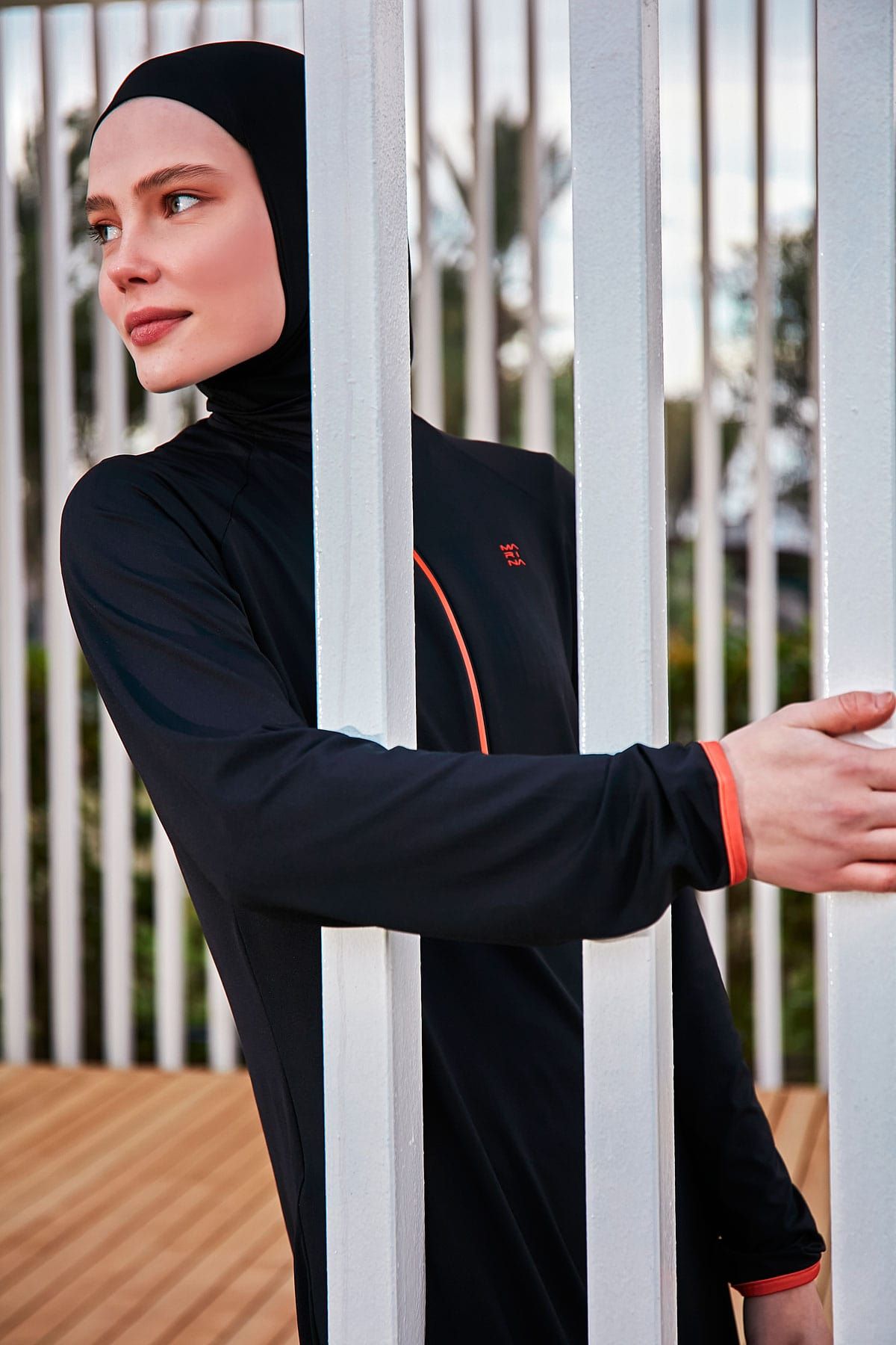 ملابس سباحة محتشمة بوركيني من الليكرا باللون الأسود M2474