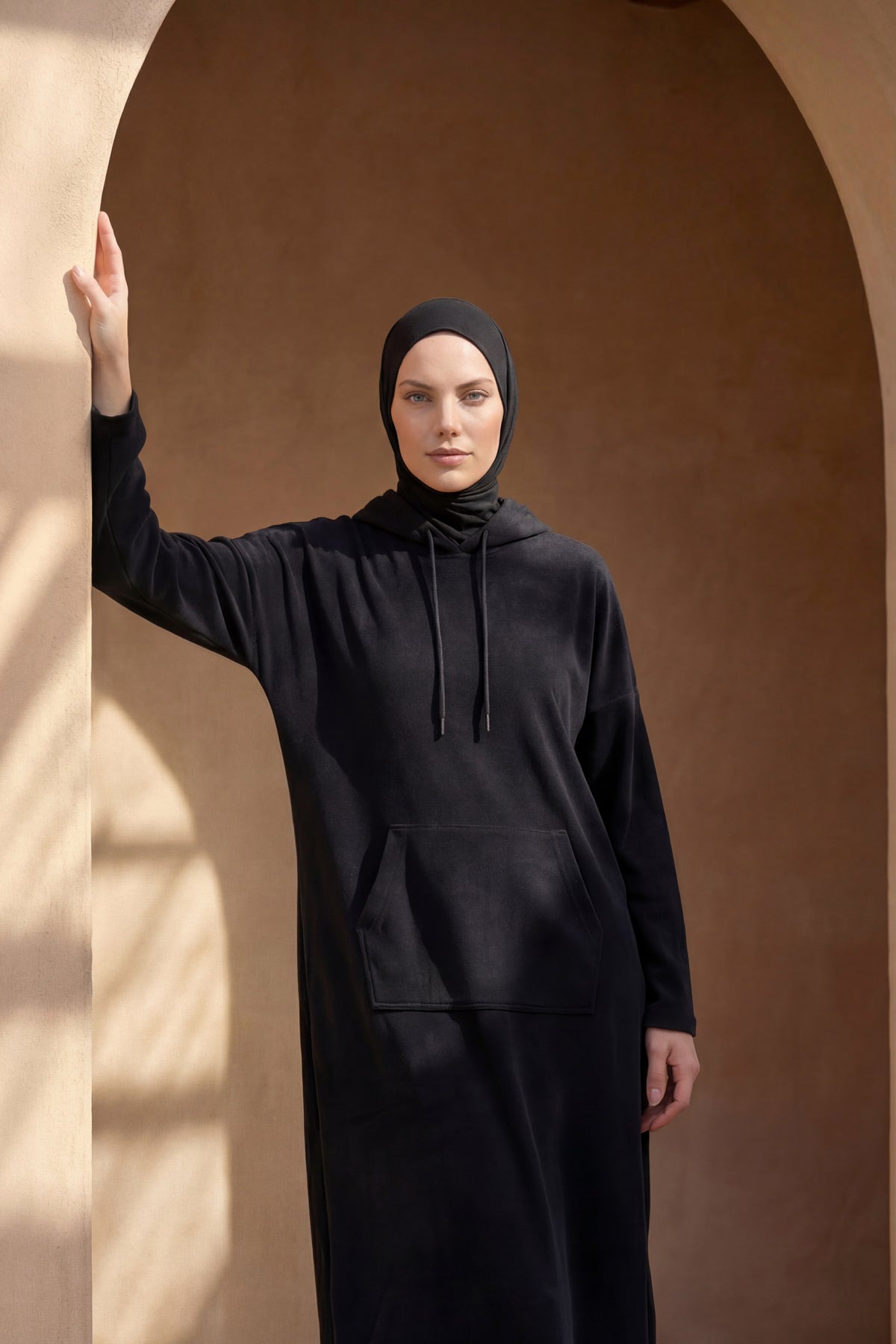 باريو منشفة سوداء بغطاء رأس، سريع الجفاف، تصميم قابل للارتداء P2602-1 صورة ثانوية