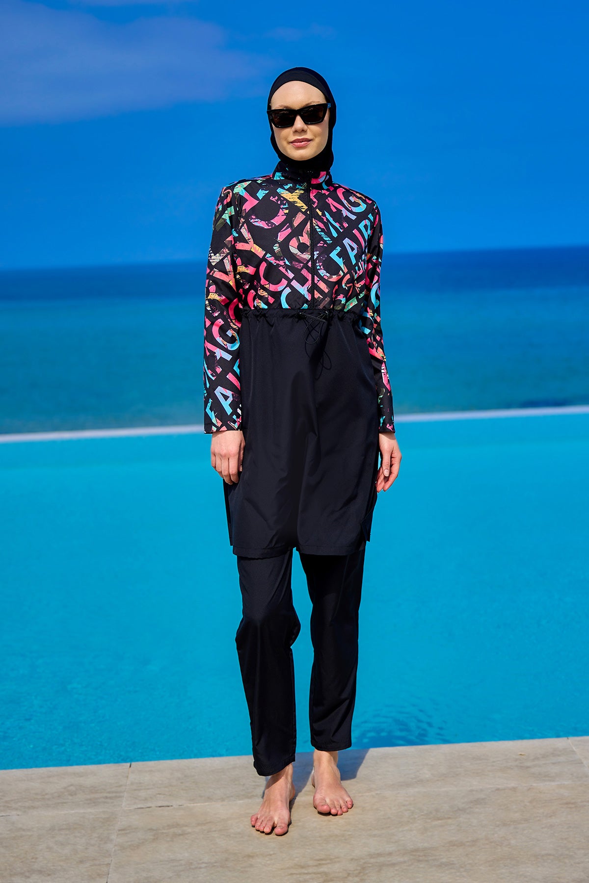 طقم ملابس سباحة أسود بتغطية كاملة للنساء R2507  الصورة الرئيسية