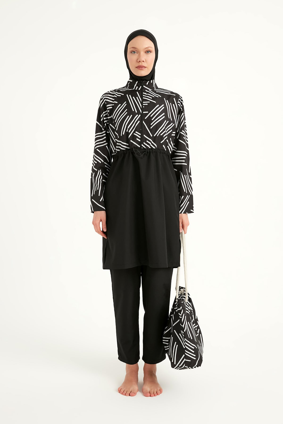 طقم ملابس سباحة محتشمة بتغطية كاملة باللون الأسود للنساء R2509 